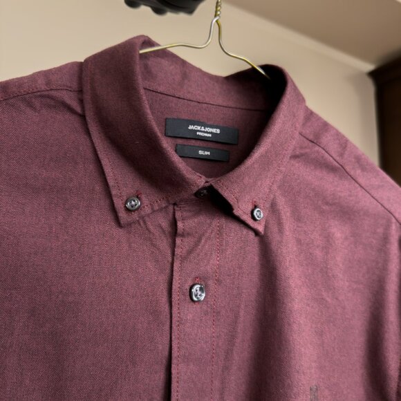Jack & Jones Red Maroon Button-Up Shirt (Medium) - Picture 3 of 3